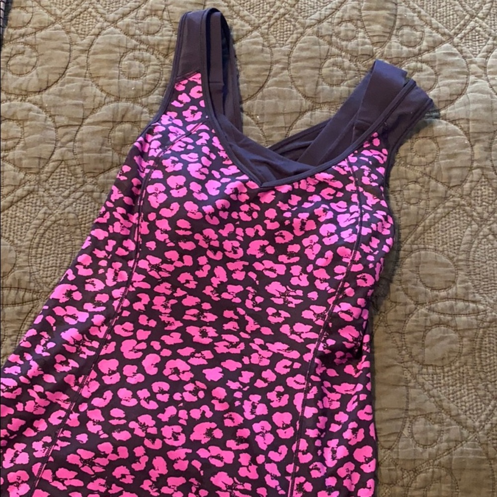 Lululemon top with sports bra